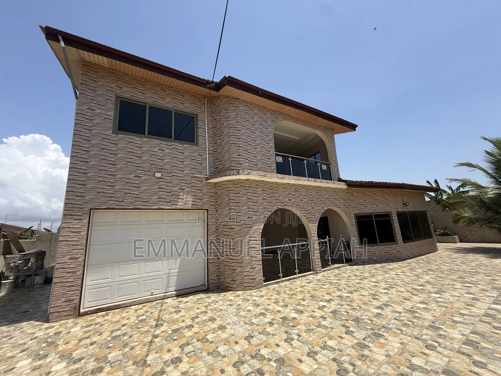 5bdrm House in Old Barrier Scc, Accra Metropolitan for sale