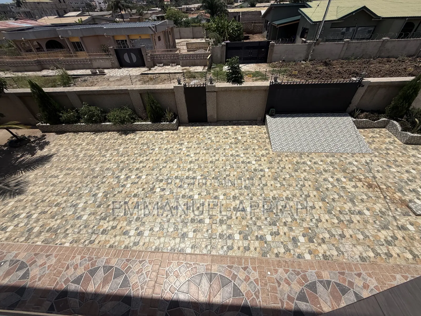 5bdrm House in Old Barrier Scc, Accra Metropolitan for sale