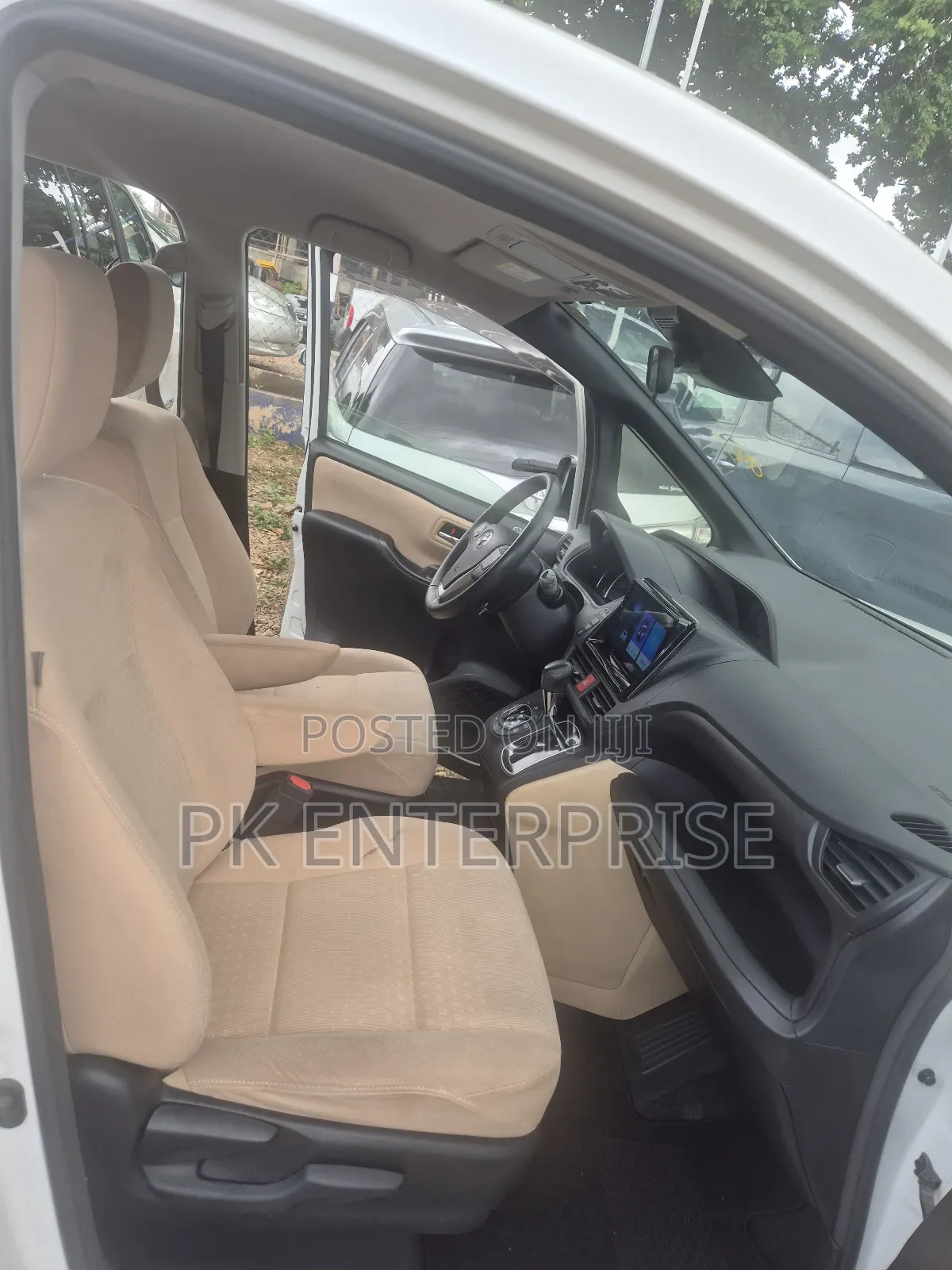 Toyota Noah 2016 White