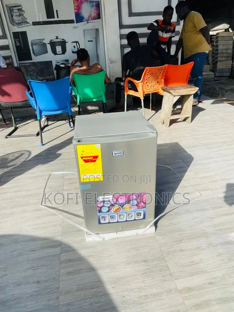 Experience Glamorous Chilling With the Pearl Pf-091-2b Mini Fridge