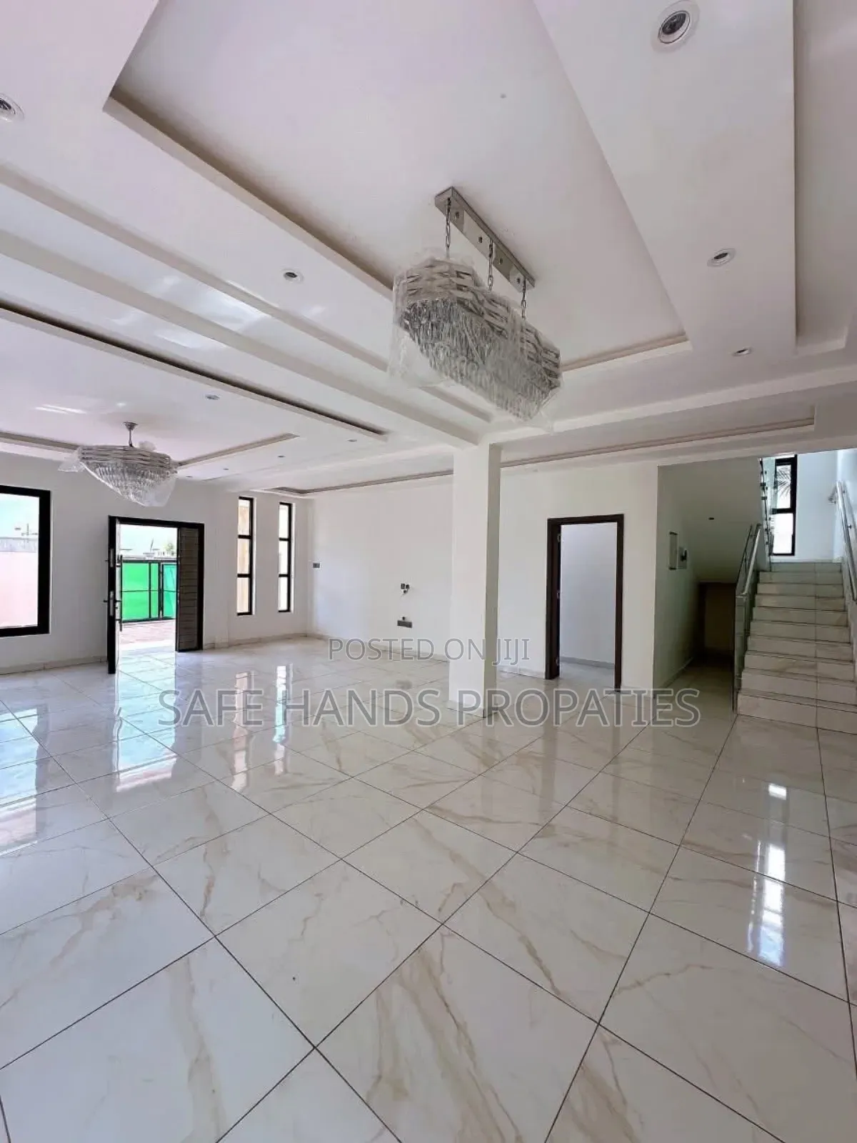 4bdrm Duplex in Accra Metropolitan for sale
