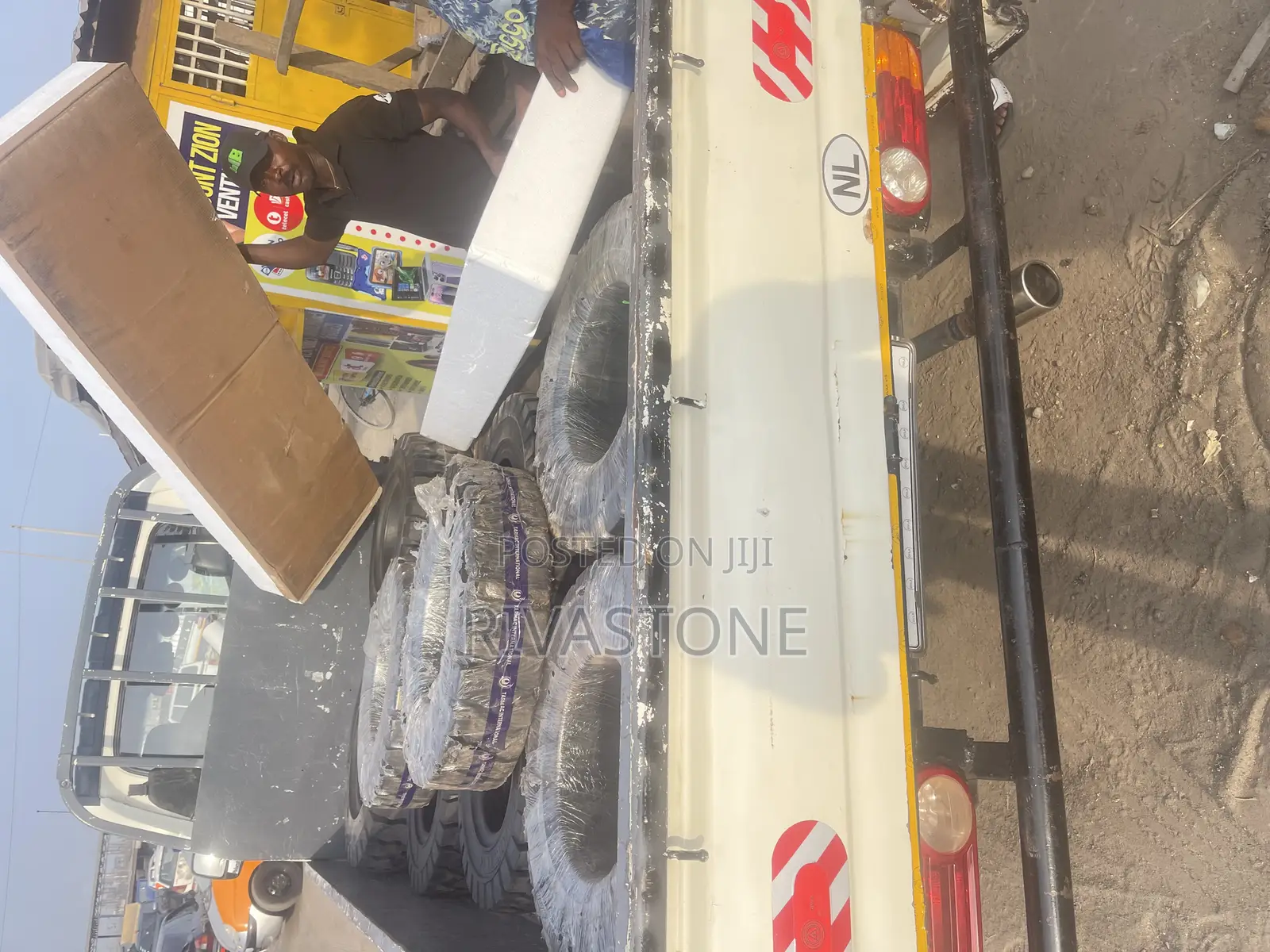 Solid Forklift Tyres