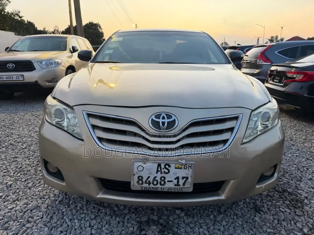 Toyota Camry 2009 Gold