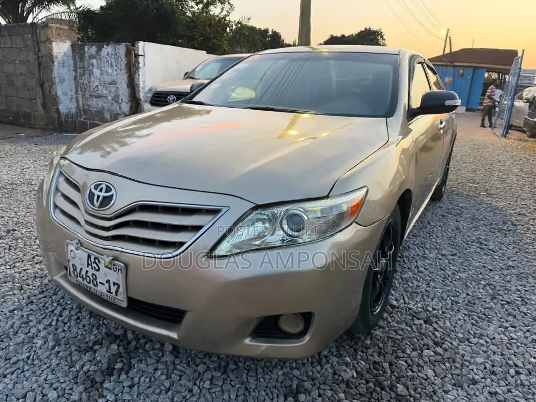 Toyota Camry 2009 Gold