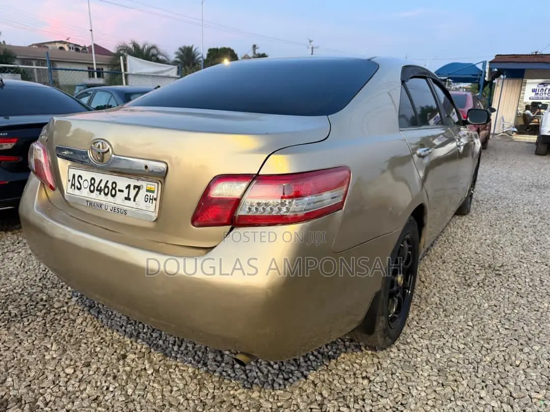 Toyota Camry 2009 Gold