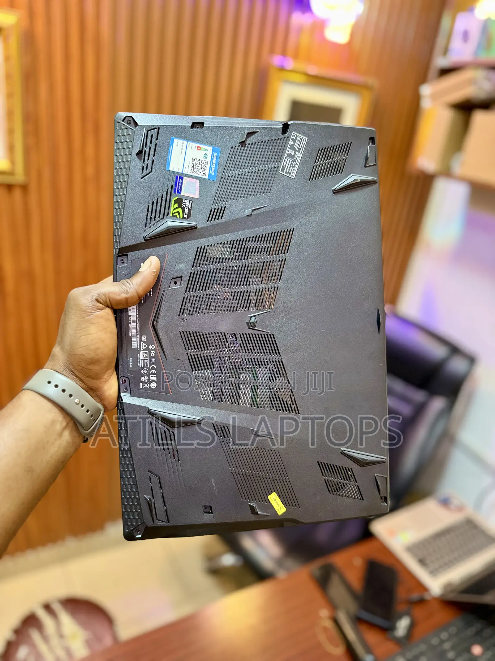 Laptop MSI GE63 Raider RGB 8RE 16GB Intel Core i7 SSD 512GB
