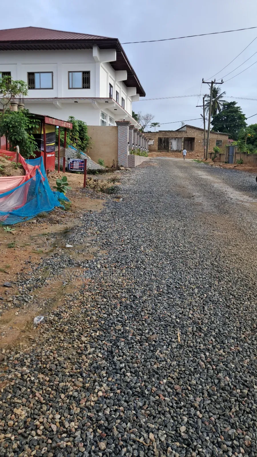3bdrm Apartment in Amasaman Doblogono for sale