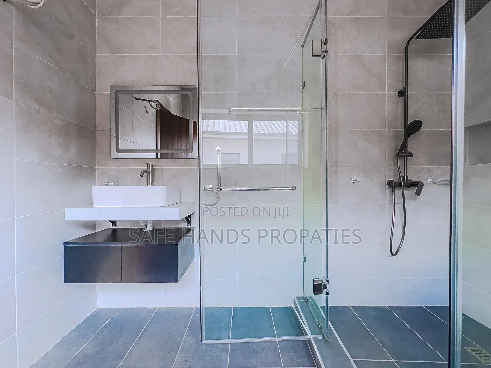 3bdrm Duplex in Accra Metropolitan for sale