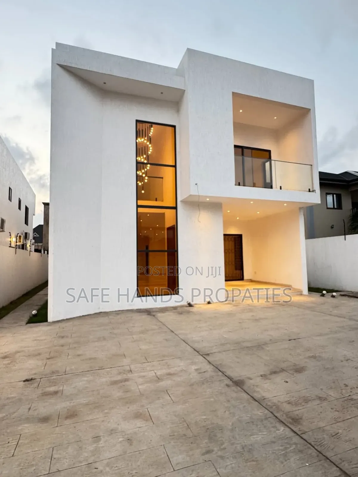 4bdrm Duplex in Accra Metropolitan for sale