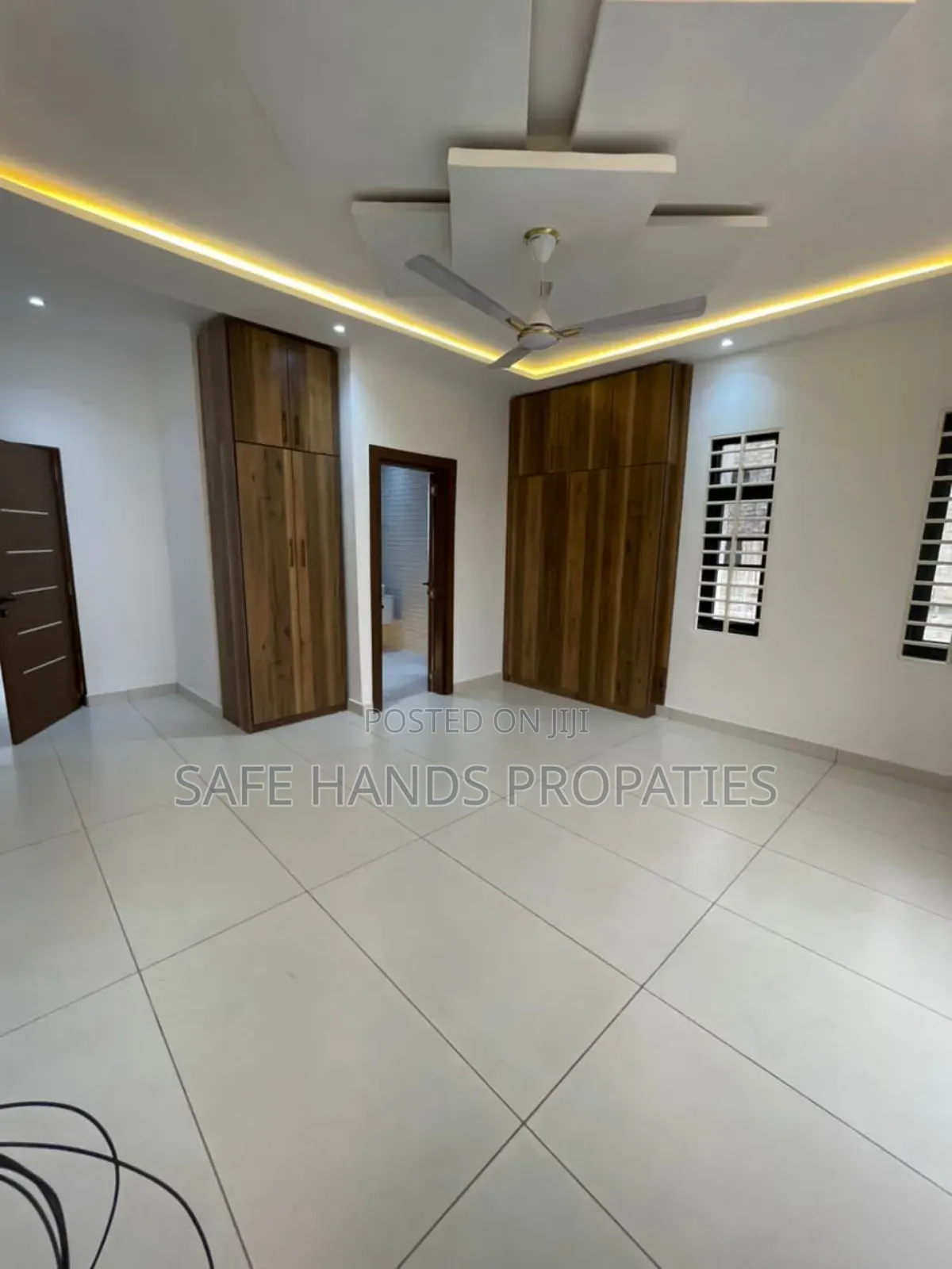 4bdrm Duplex in Accra Metropolitan for sale