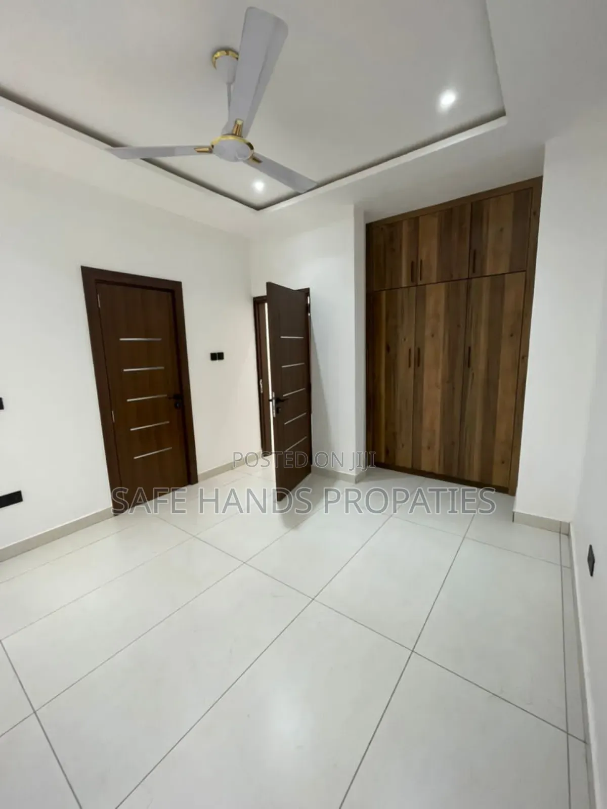 4bdrm Duplex in Accra Metropolitan for sale