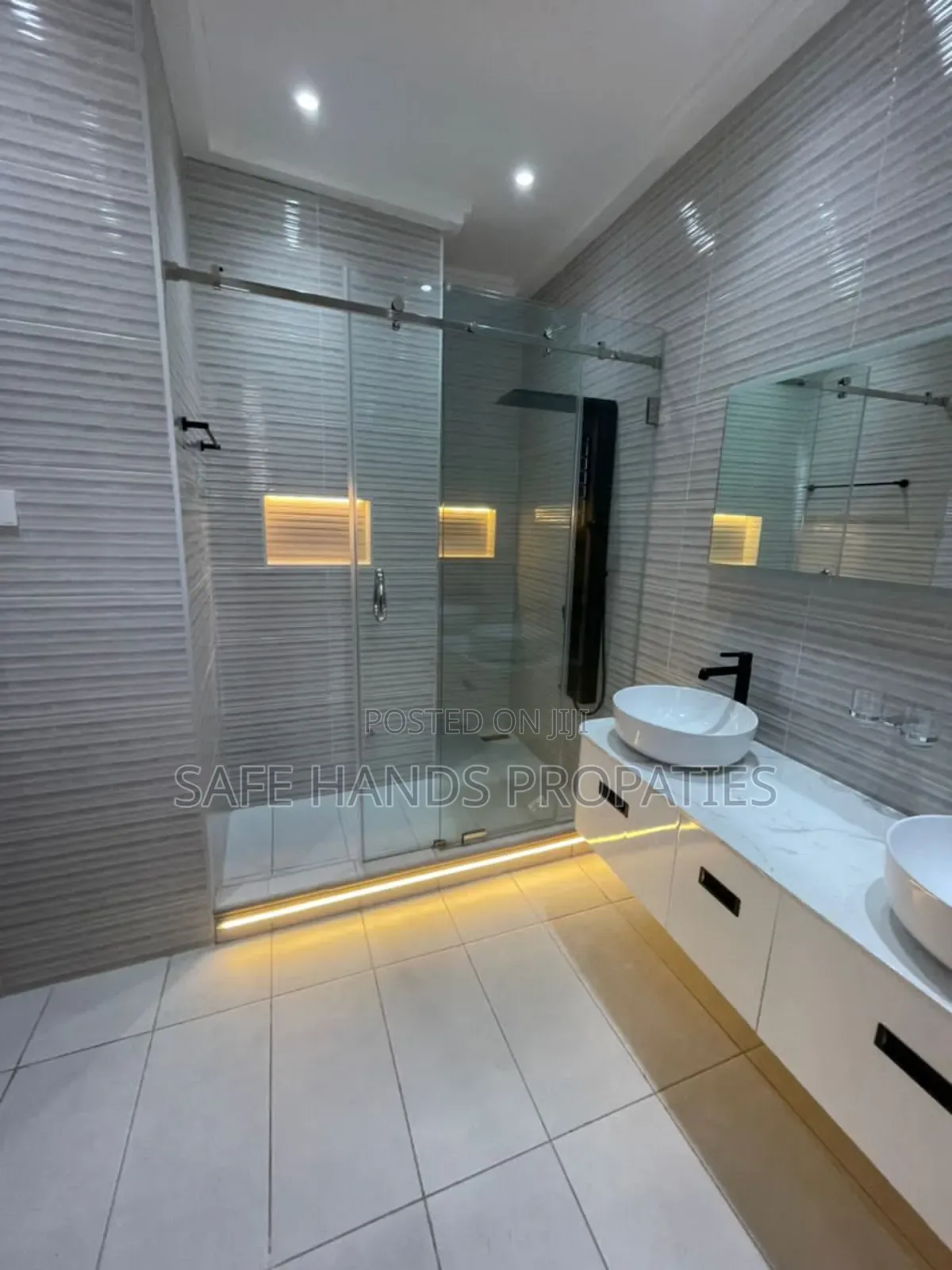 4bdrm Duplex in Accra Metropolitan for sale