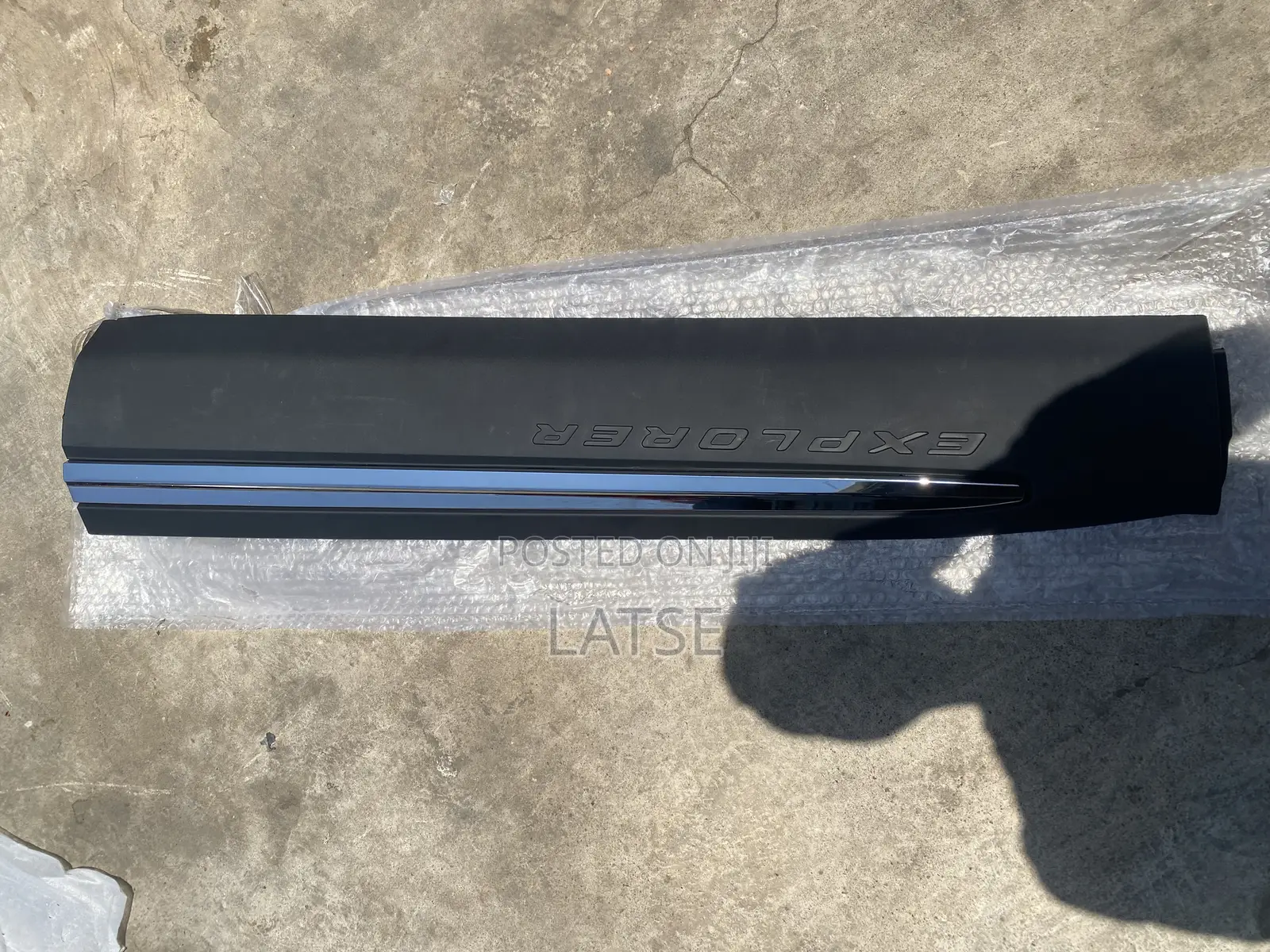 Ford Explorer 2020,2021,2022,2023,2024 Driver Side Front Door Molding
