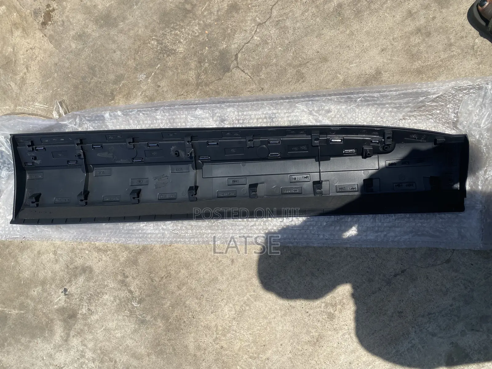 Ford Explorer 2020,2021,2022,2023,2024 Driver Side Front Door Molding