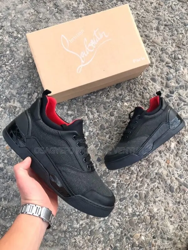 Christian Louboutin Low-Top Sneaker