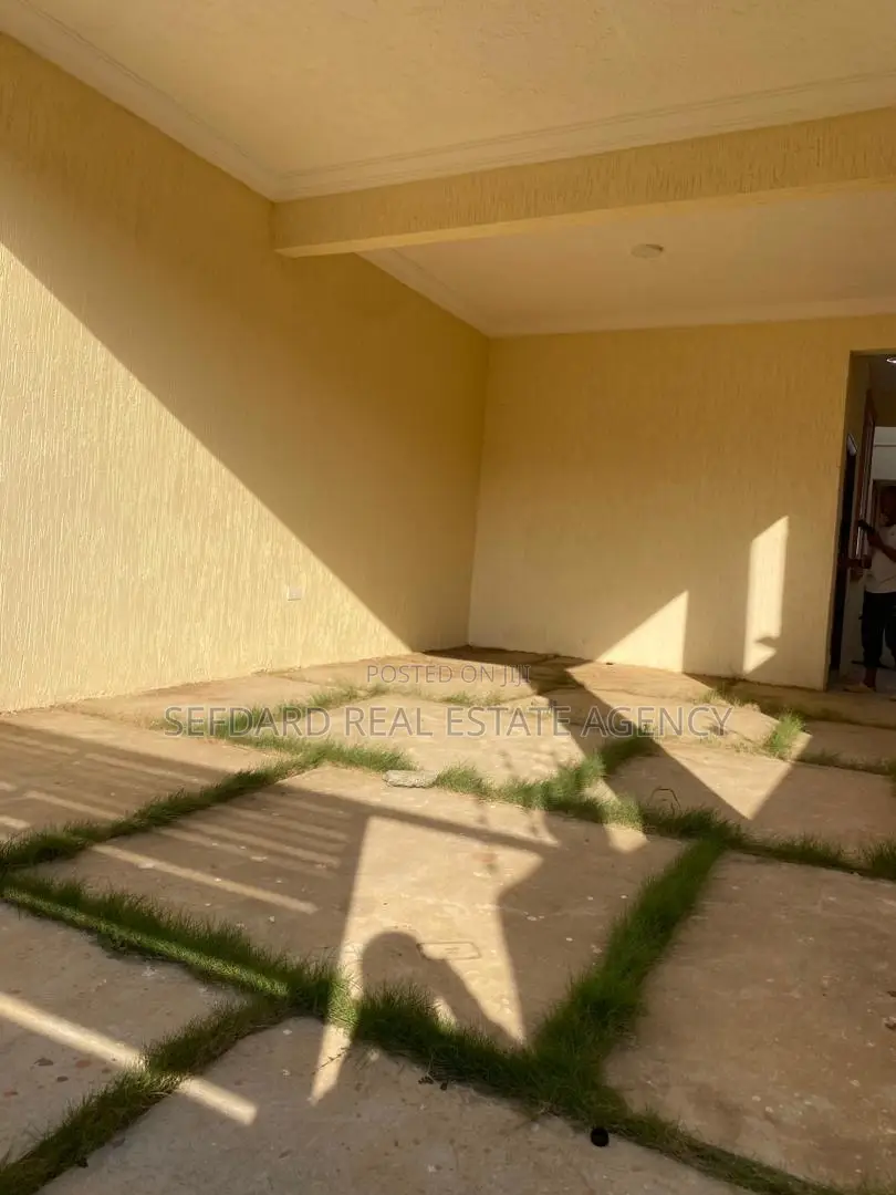 2bdrm Duplex in Achimota for rent