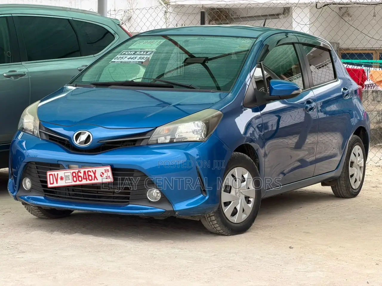 Toyota Vitz 1.0 FWD 5dr 2016 Blue