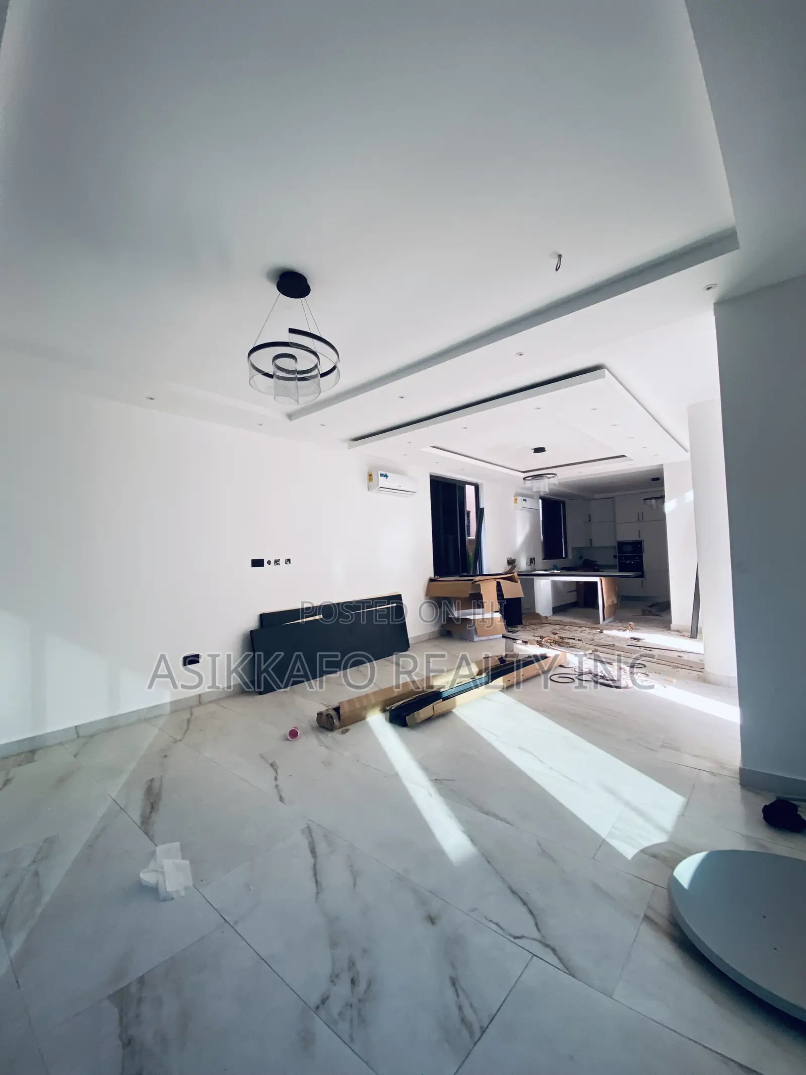 4bdrm Penthouse in East Airport, Tseaddo for rent