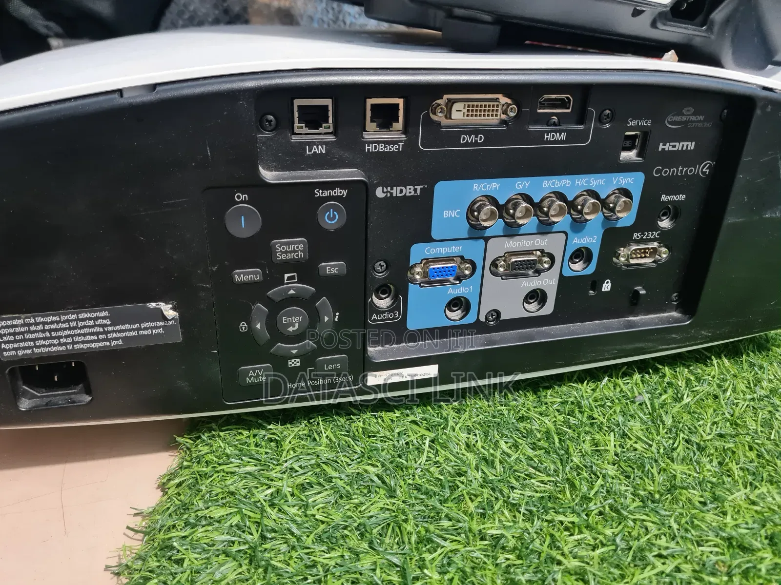Epson Eb-G7200 Projector 7500lumens
