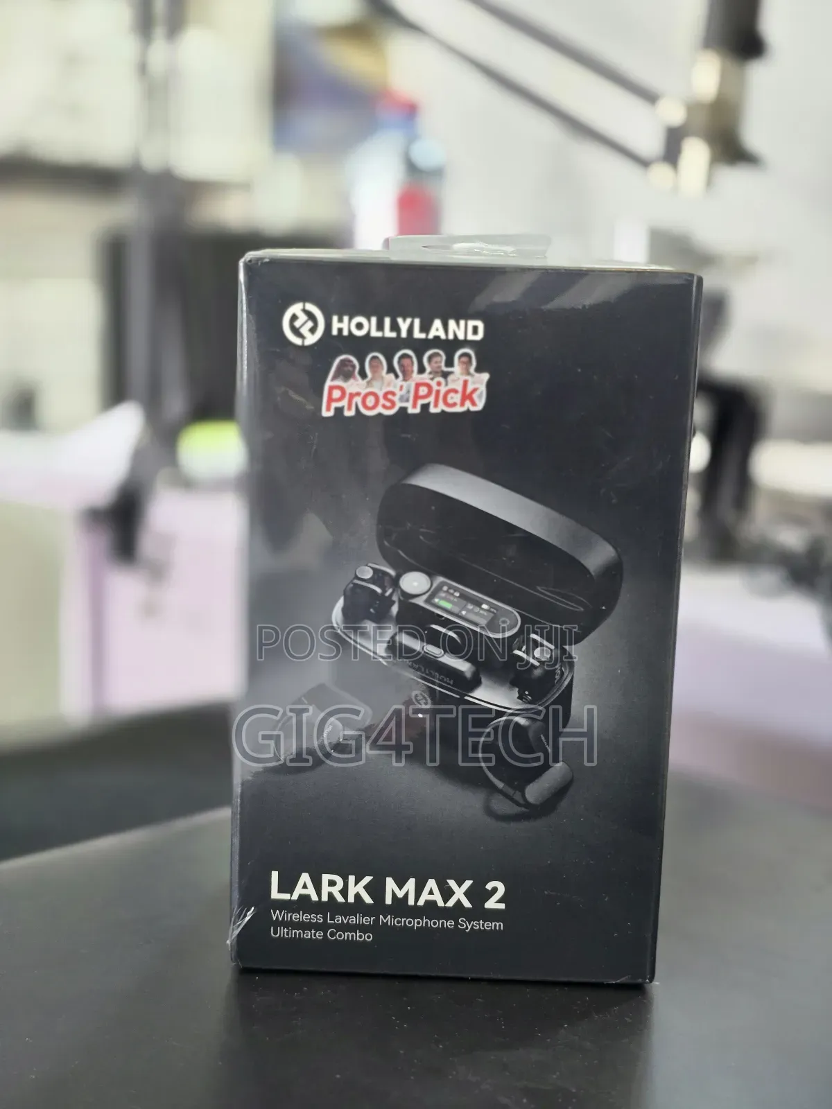 Hollyland Lark Max 2 Microphone 32 Bit With Ear Monitoring