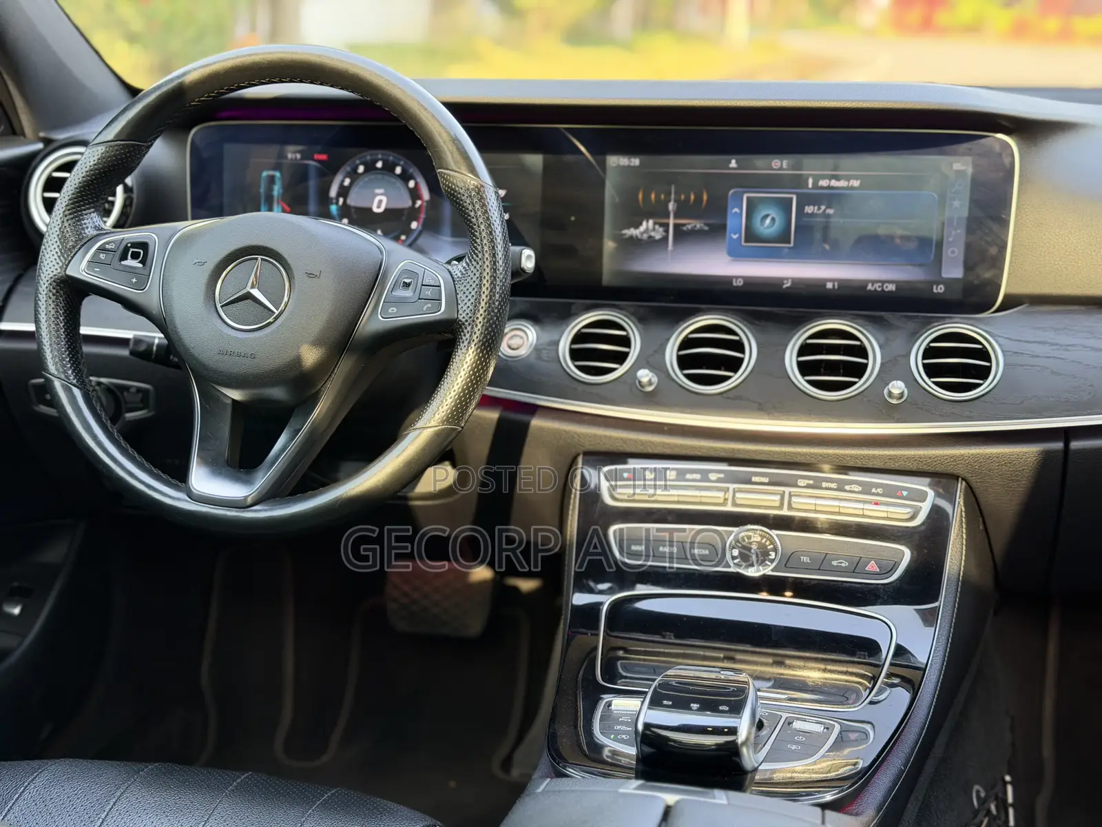 Mercedes-Benz E300 4Matic AWD Sedan (2.0L 4cyl 9A) 2017 Burgundy