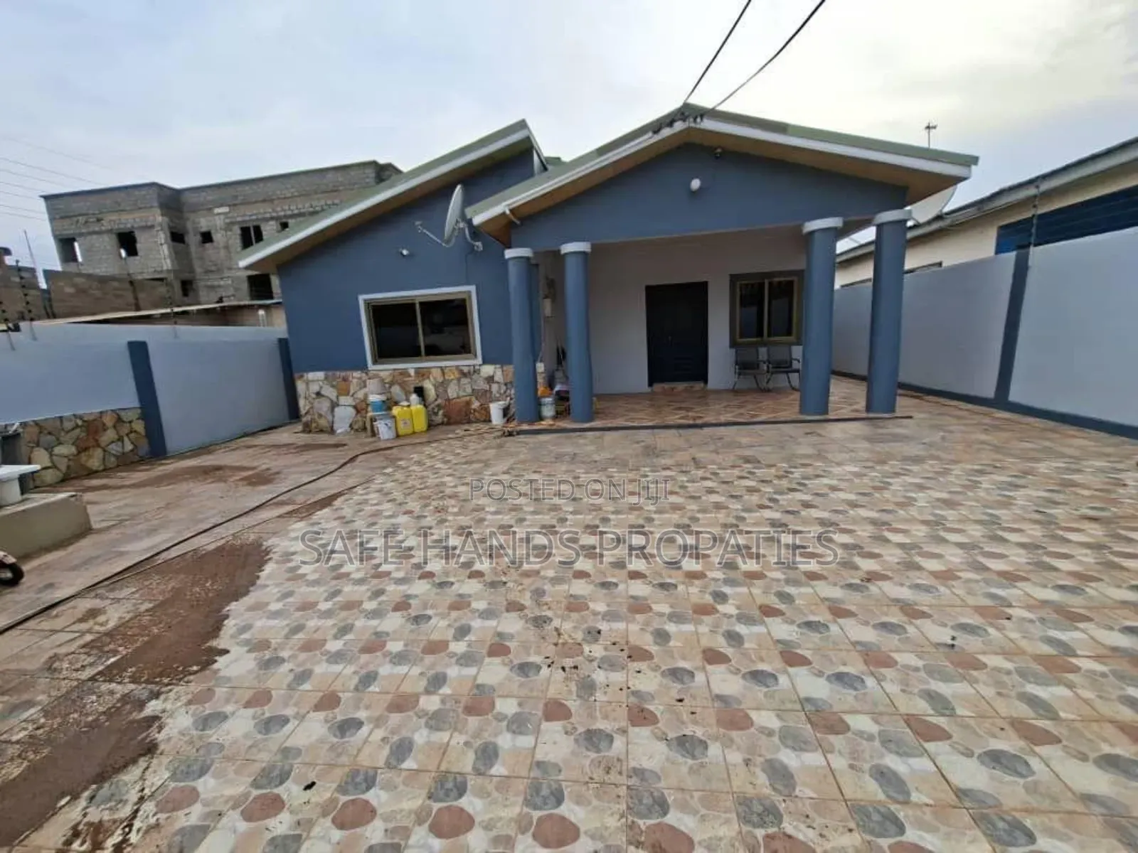 3bdrm House in Adenta Amenhia, Accra Metropolitan for sale