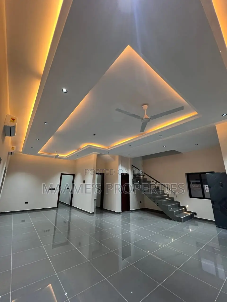 4bdrm Duplex in Lake Side Estate for sale