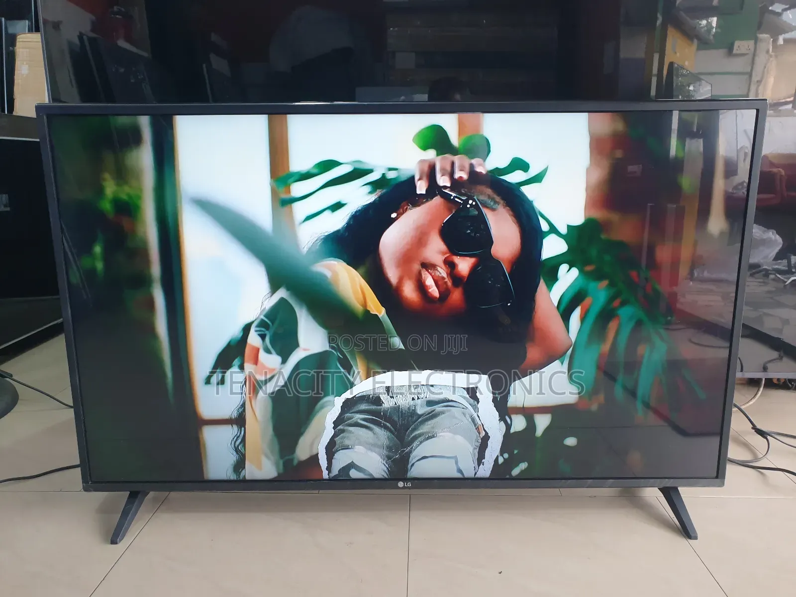 New 43 Lg Uhd Hdr Smart Satellite Tv