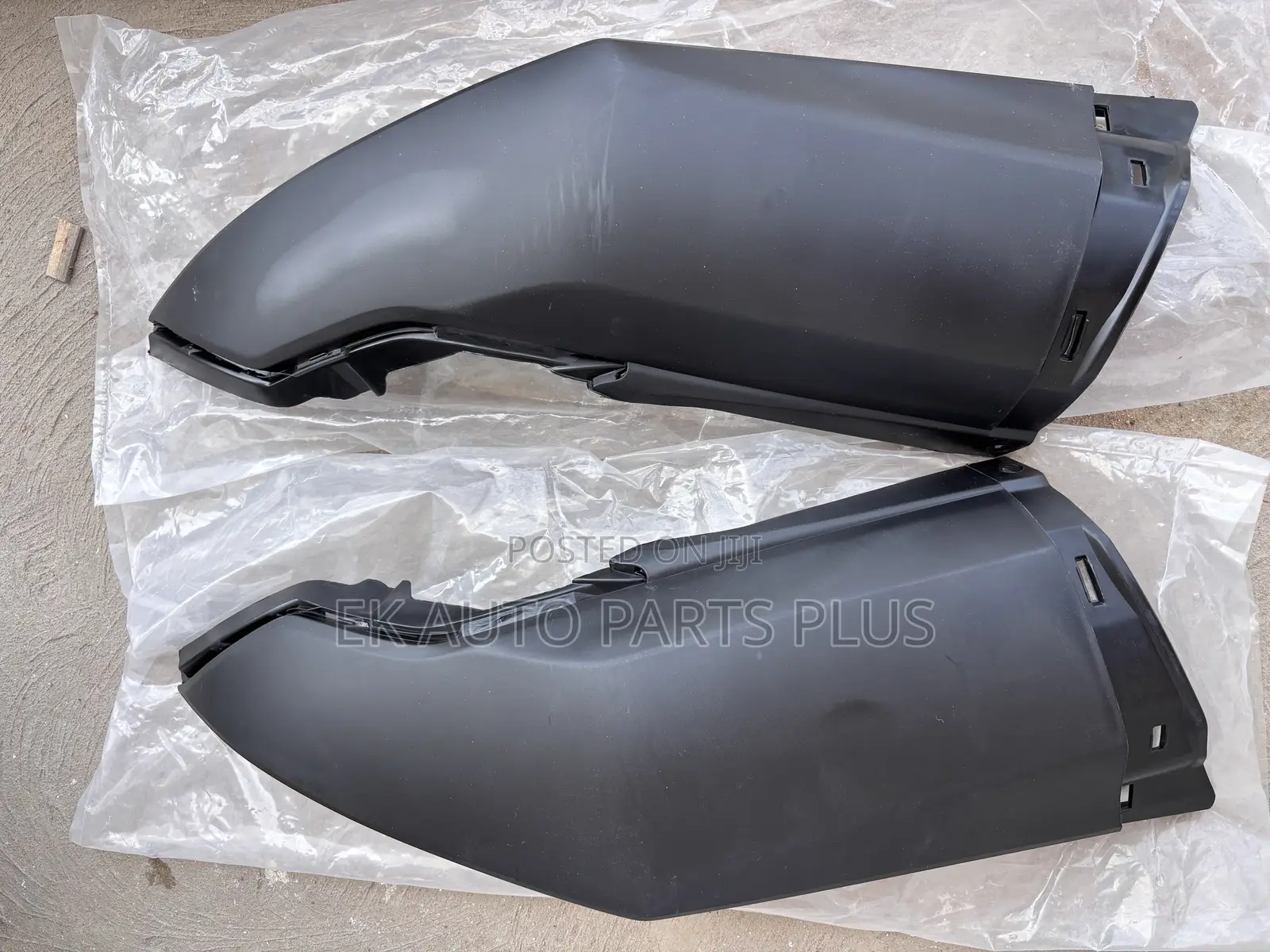 Honda CRV/Cr-v Back Bumper Wrap Angle/Corner End Mouldings 2015 2016