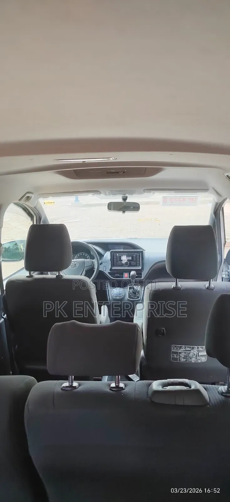 Toyota Voxy 2016 Silver
