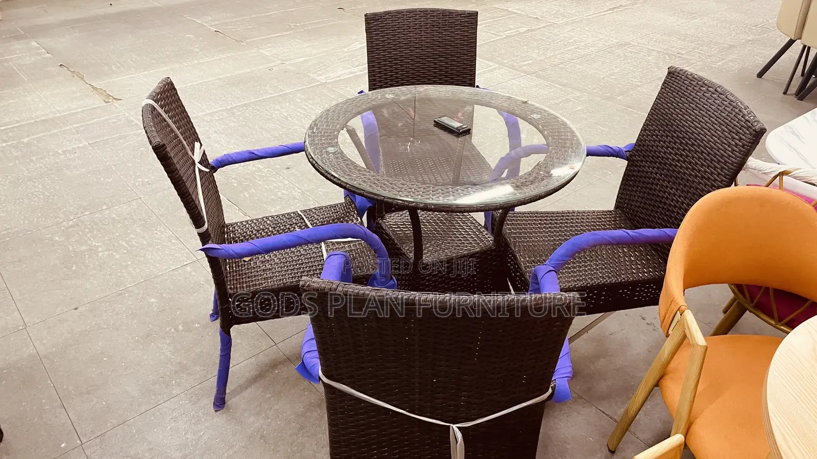 Outdoor Dining Table (+4)