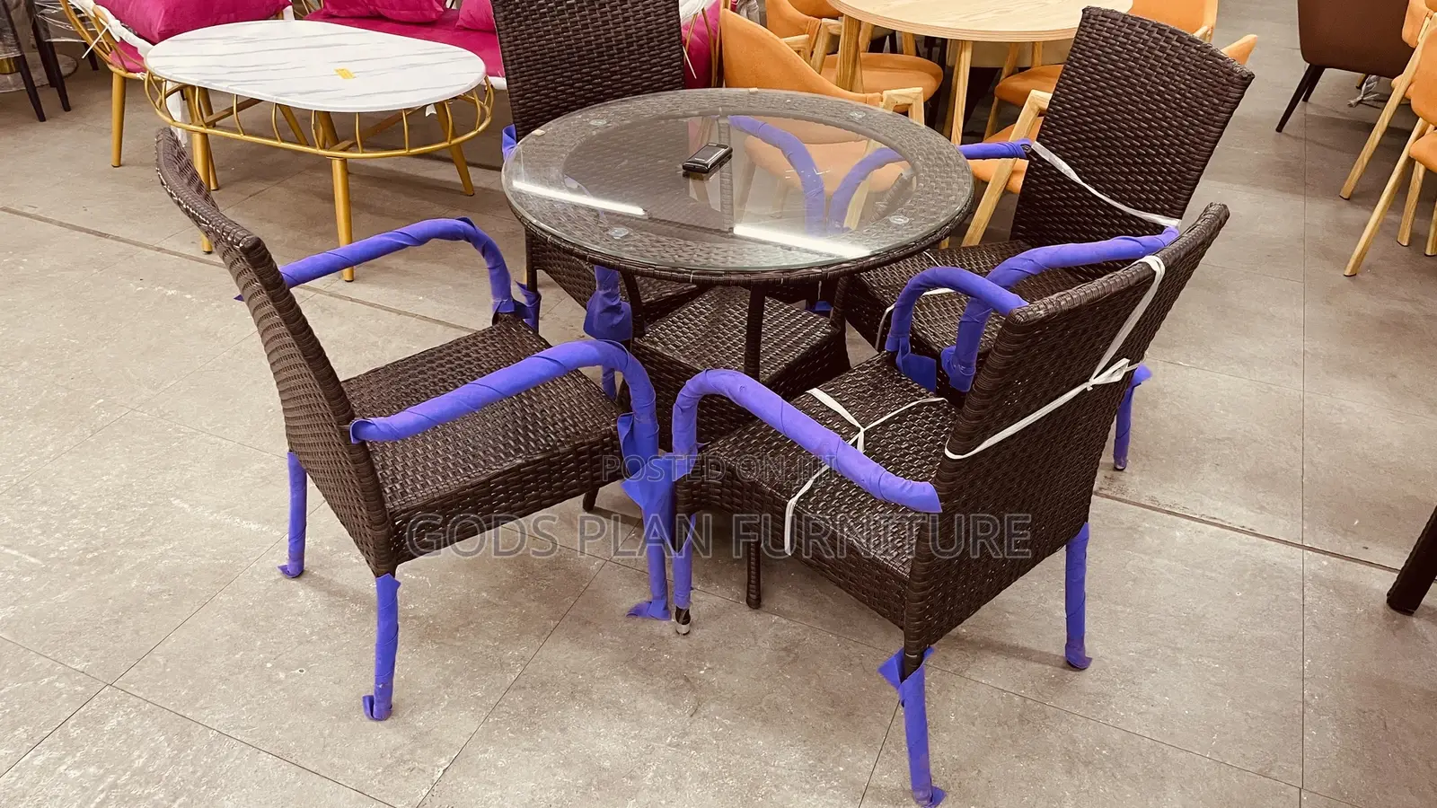 Outdoor Dining Table (+4)