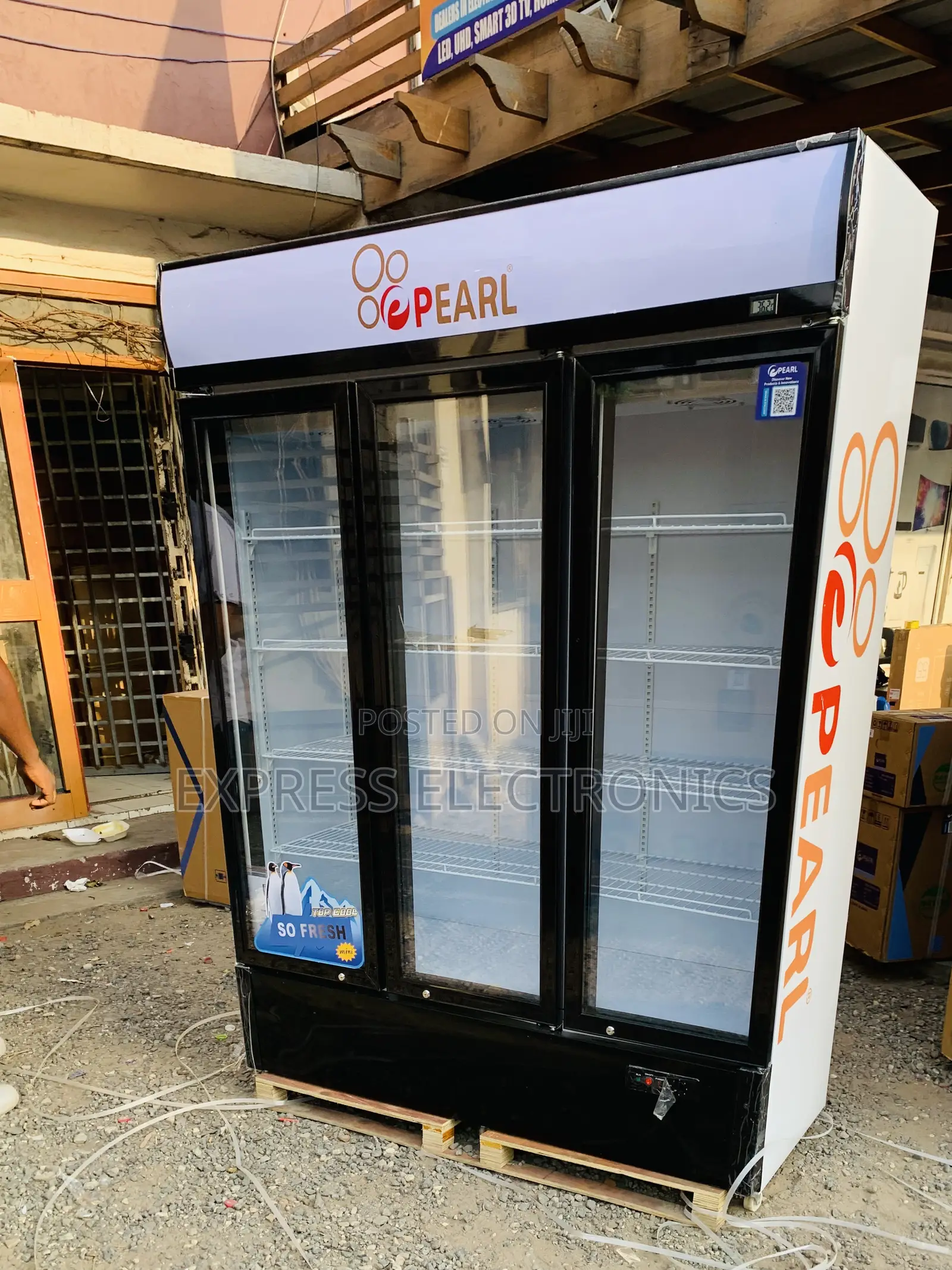 Quality Sleek New Three Doors Pearl PVC-1540-28ab Display Fridge