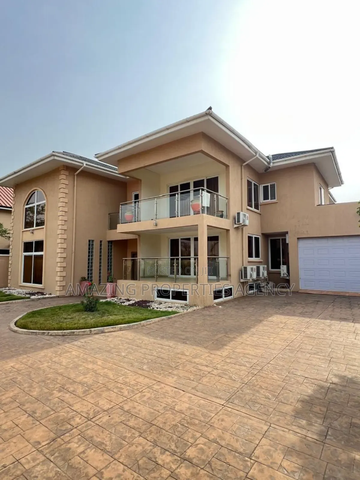 5bdrm House in Tema Community 25 for sale