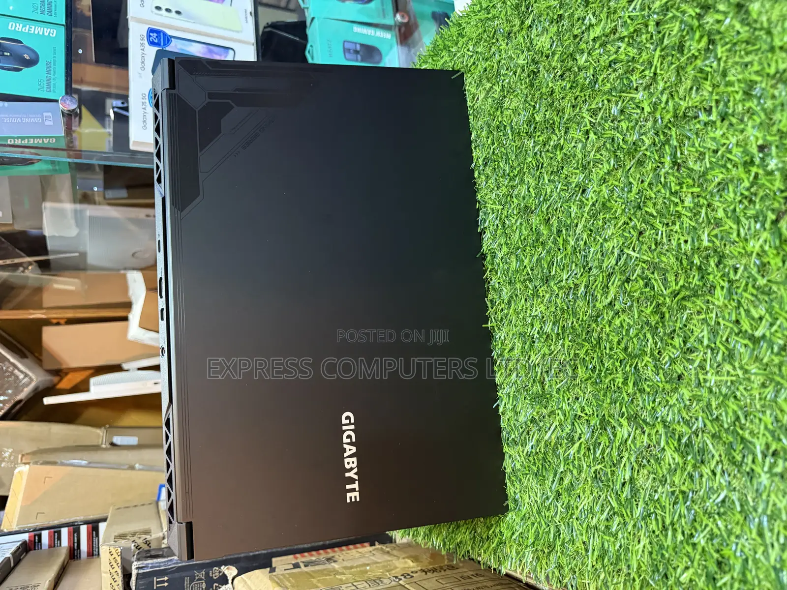 Laptop Gigabyte AORUS 5 24GB Intel Core i7 SSD 1T
