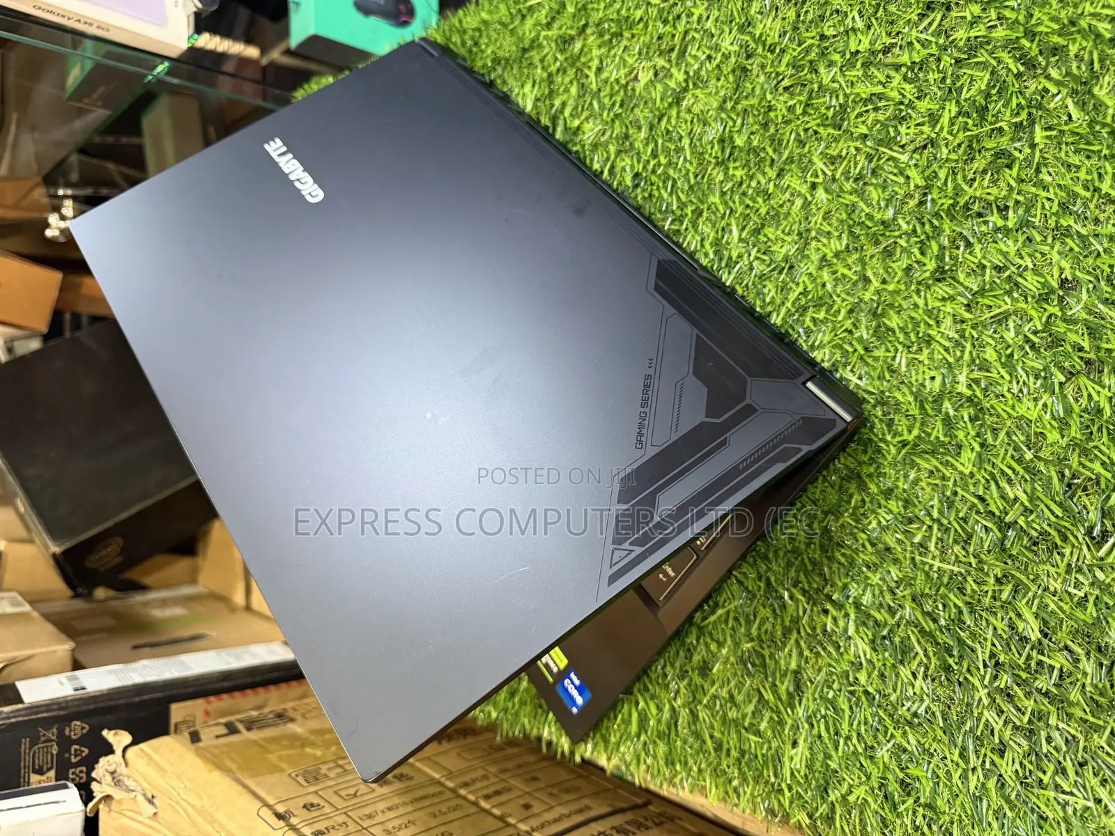 Laptop Gigabyte AORUS 5 24GB Intel Core i7 SSD 1T