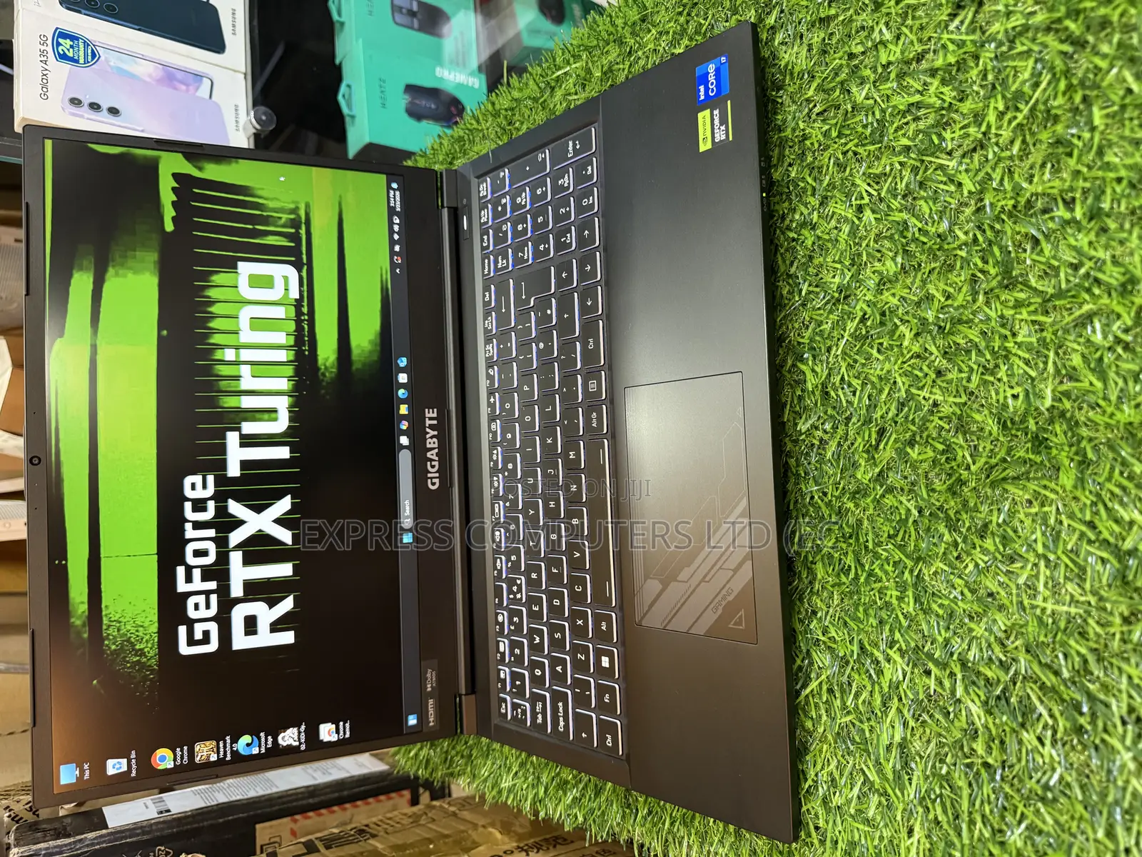 Laptop Gigabyte AORUS 5 24GB Intel Core i7 SSD 1T