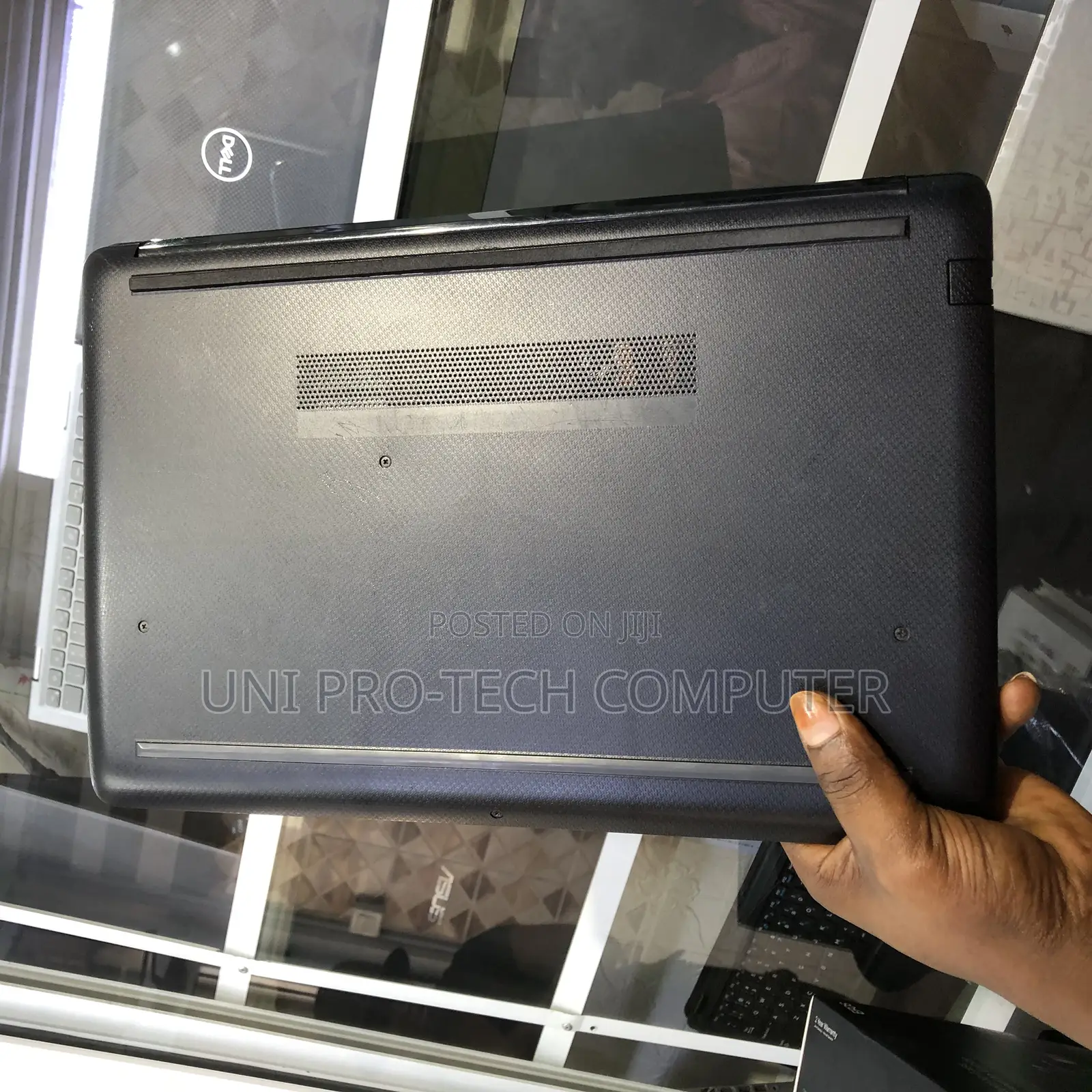 Laptop HP 15-da2933nia 8GB Intel Core i3 HDD 1T