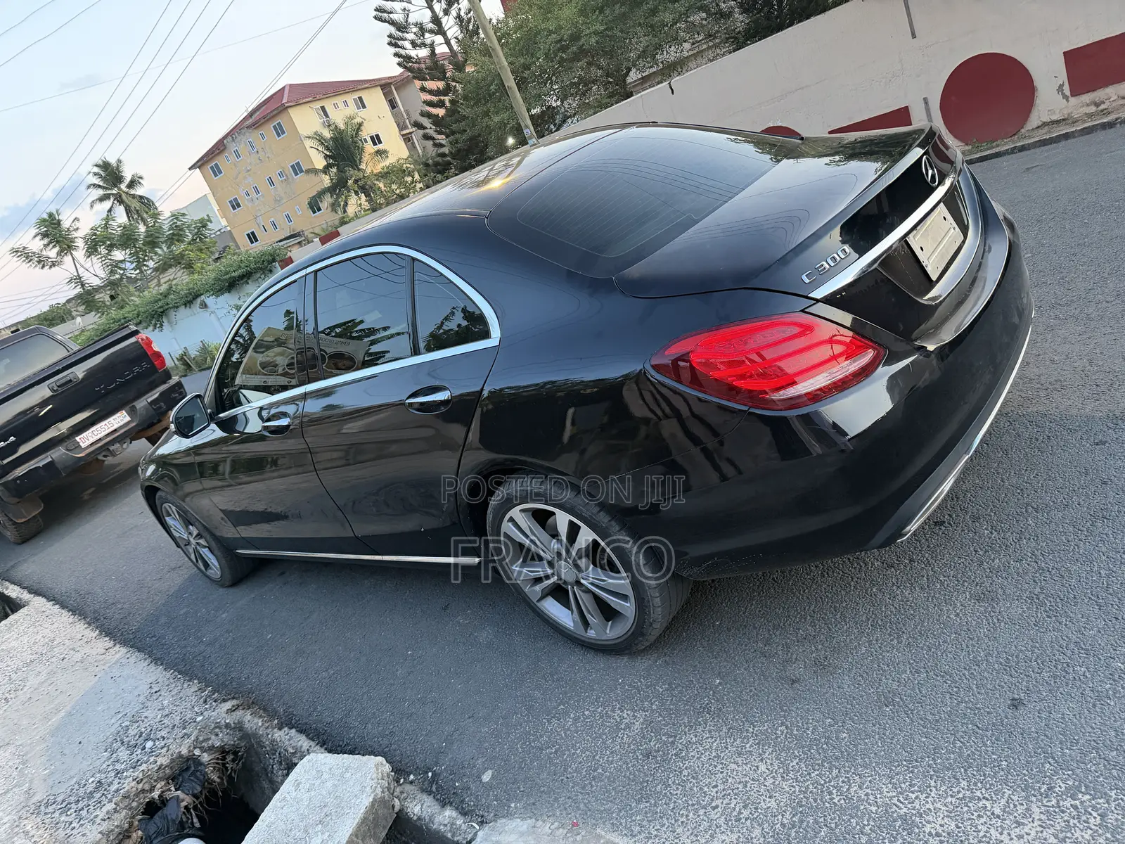 Mercedes-Benz C300 Luxury 4matic Sedan AWD (2.0L 4cyl 7A) 2017 Black
