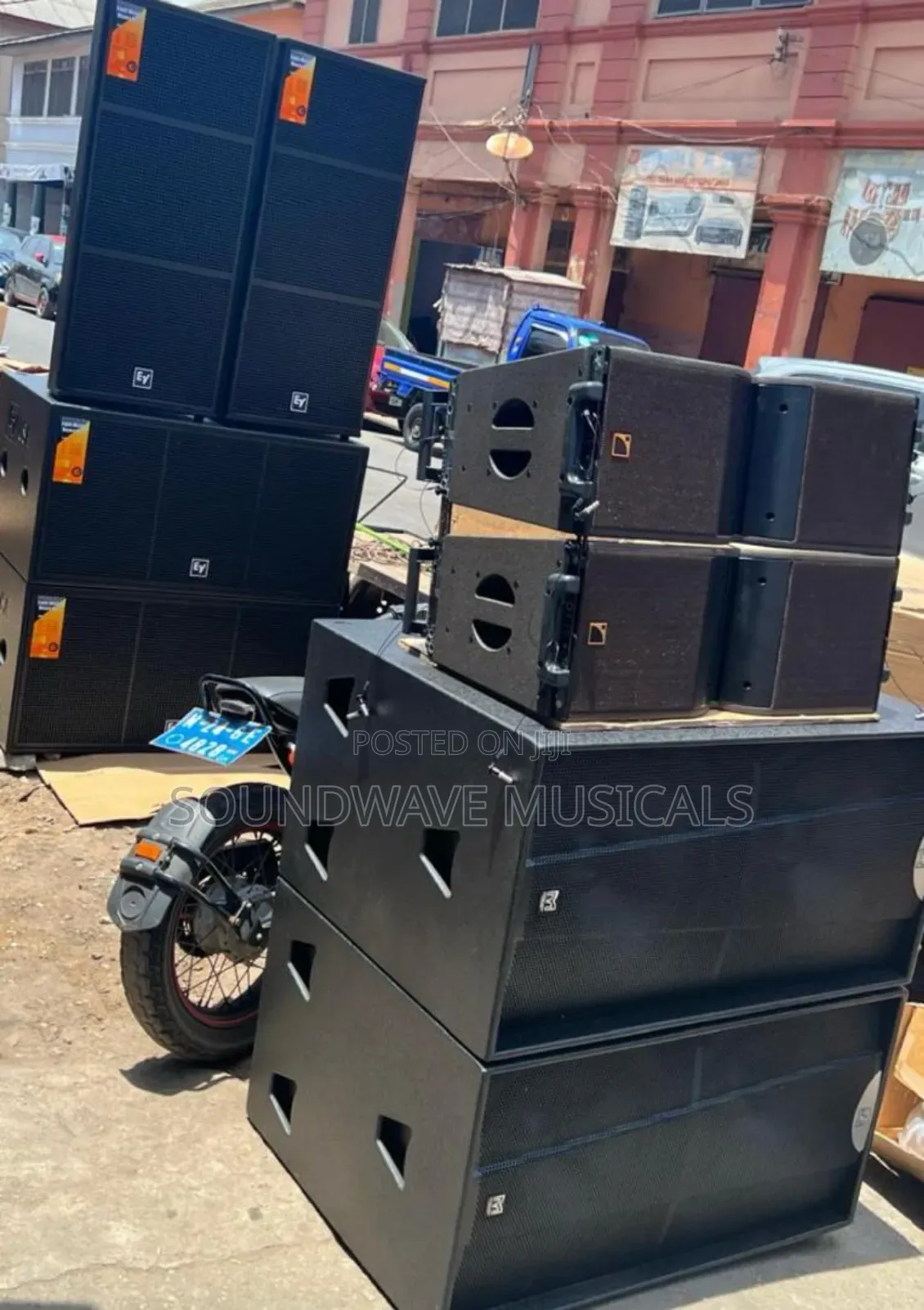 A Pair of Arrays ,Bass and Amplifier Set