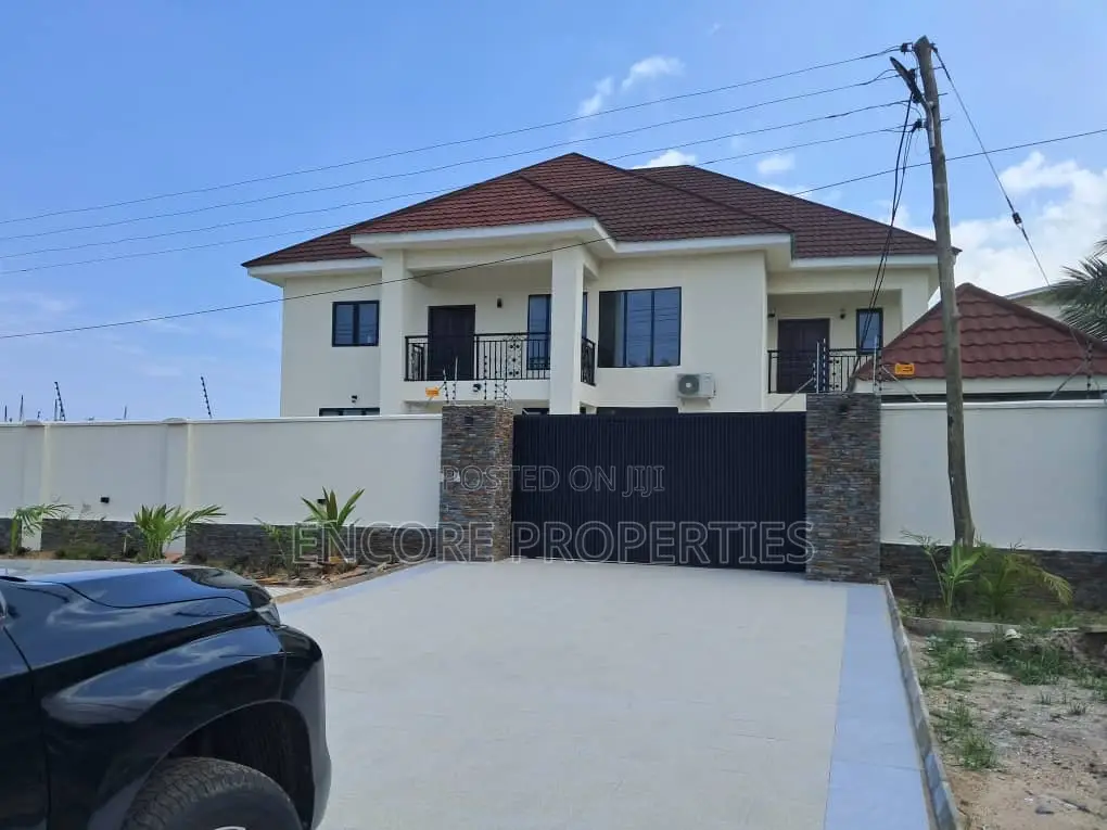 4bdrm House In Hydro Foam Estate, Spintex For Sale
