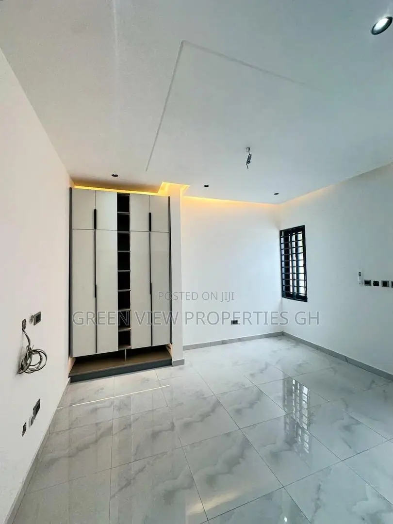 3bdrm House in Lake Side Estate for sale