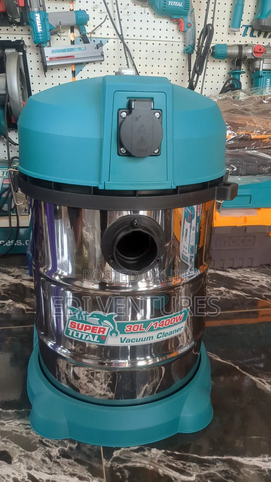 Total 30 Litres / 1400w Vacuum Cleaner