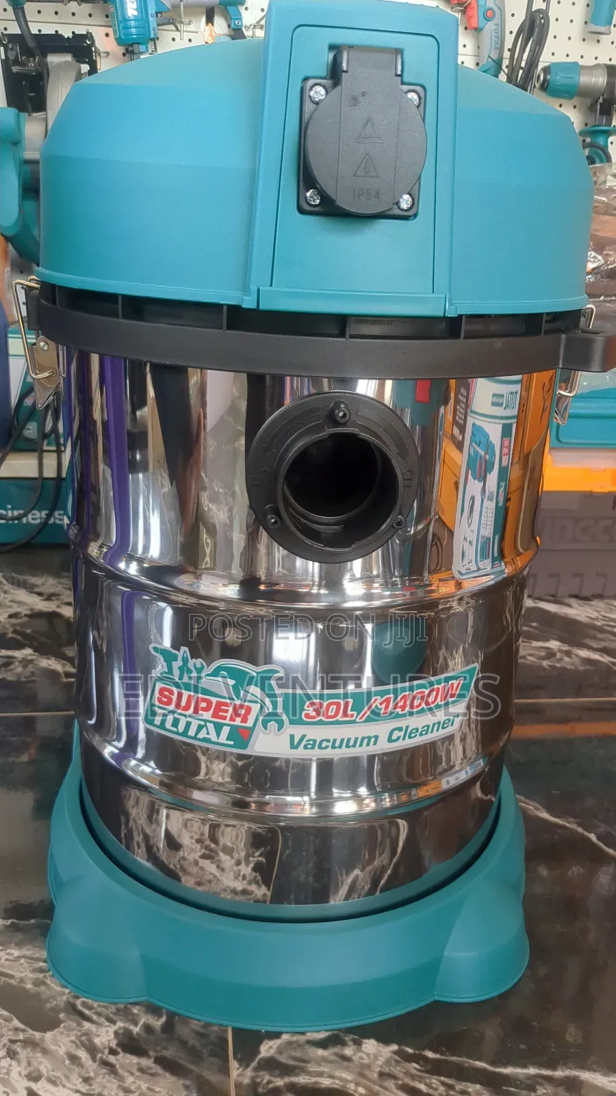 Total 30 Litres / 1400w Vacuum Cleaner