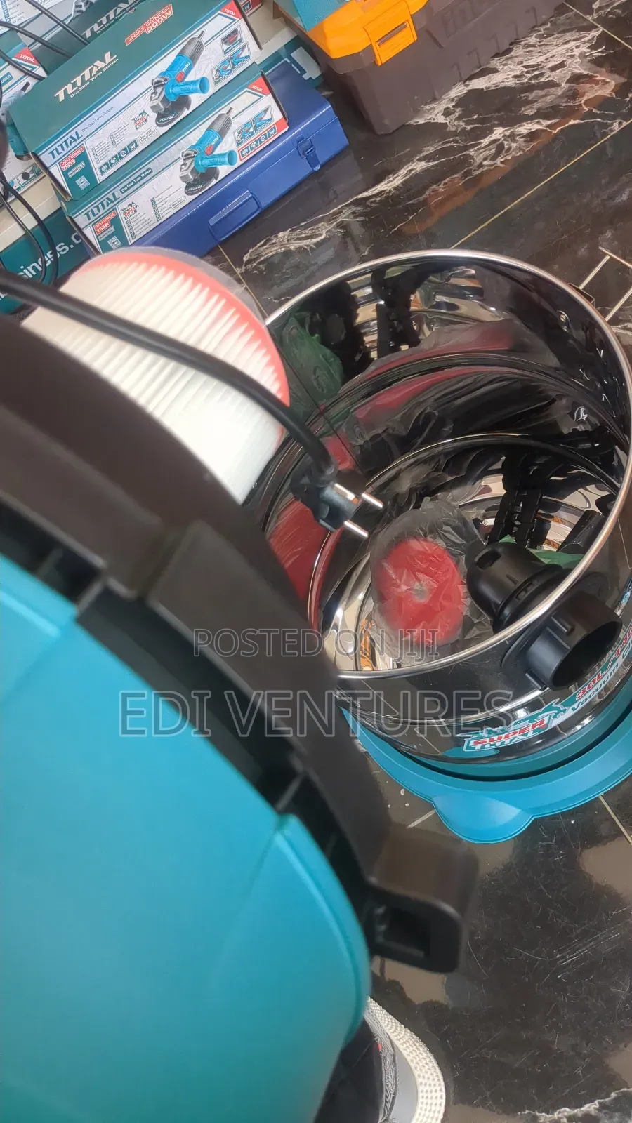Total 30 Litres / 1400w Vacuum Cleaner