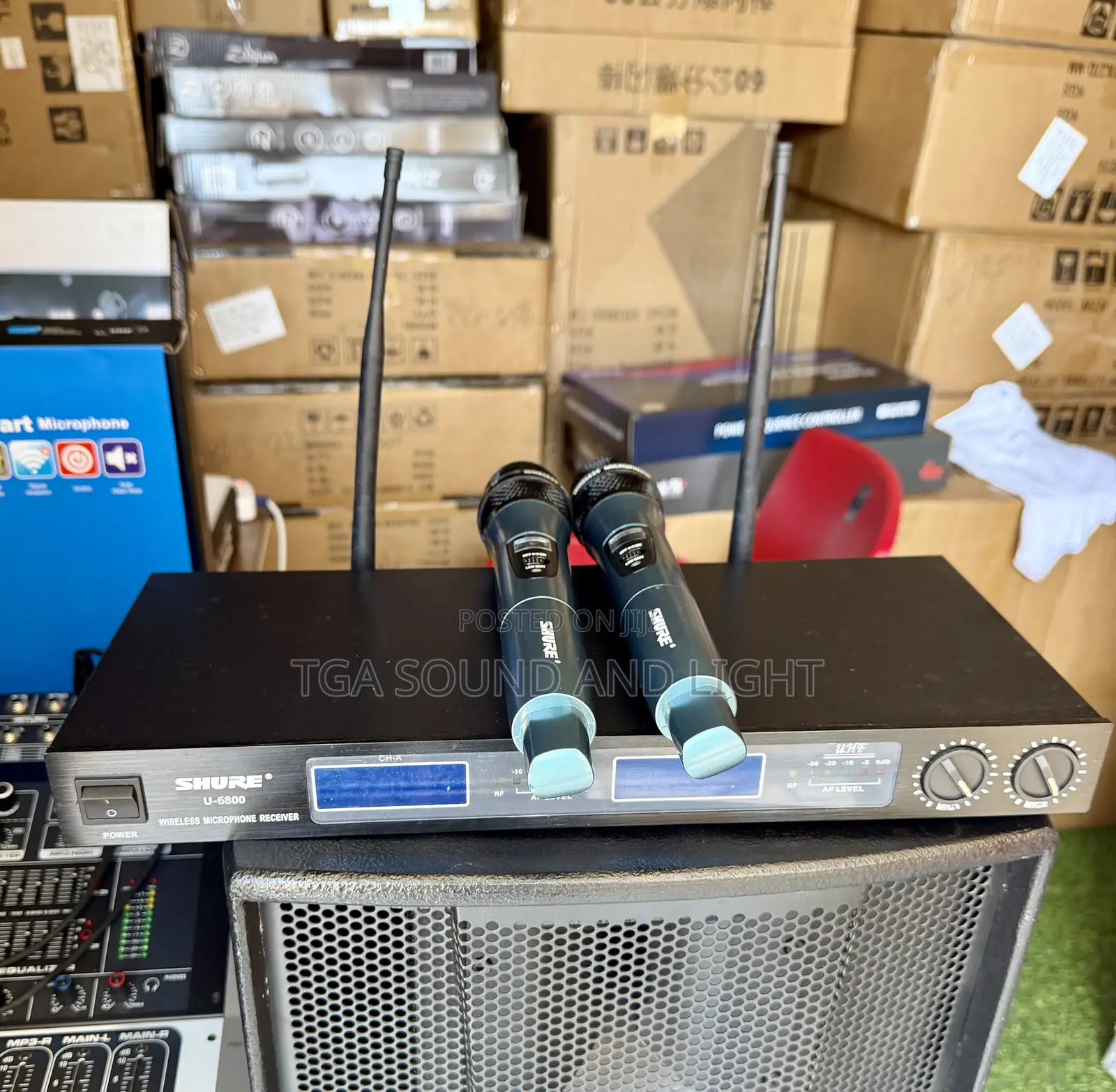 Shure U6800 Wireless Microphone Set