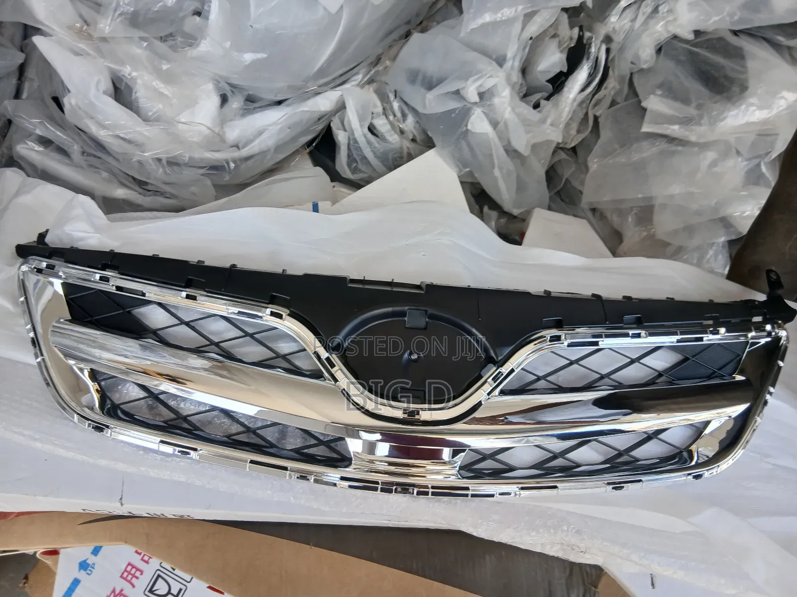 Toyota Corolla 2011 to 2013 Top Grille