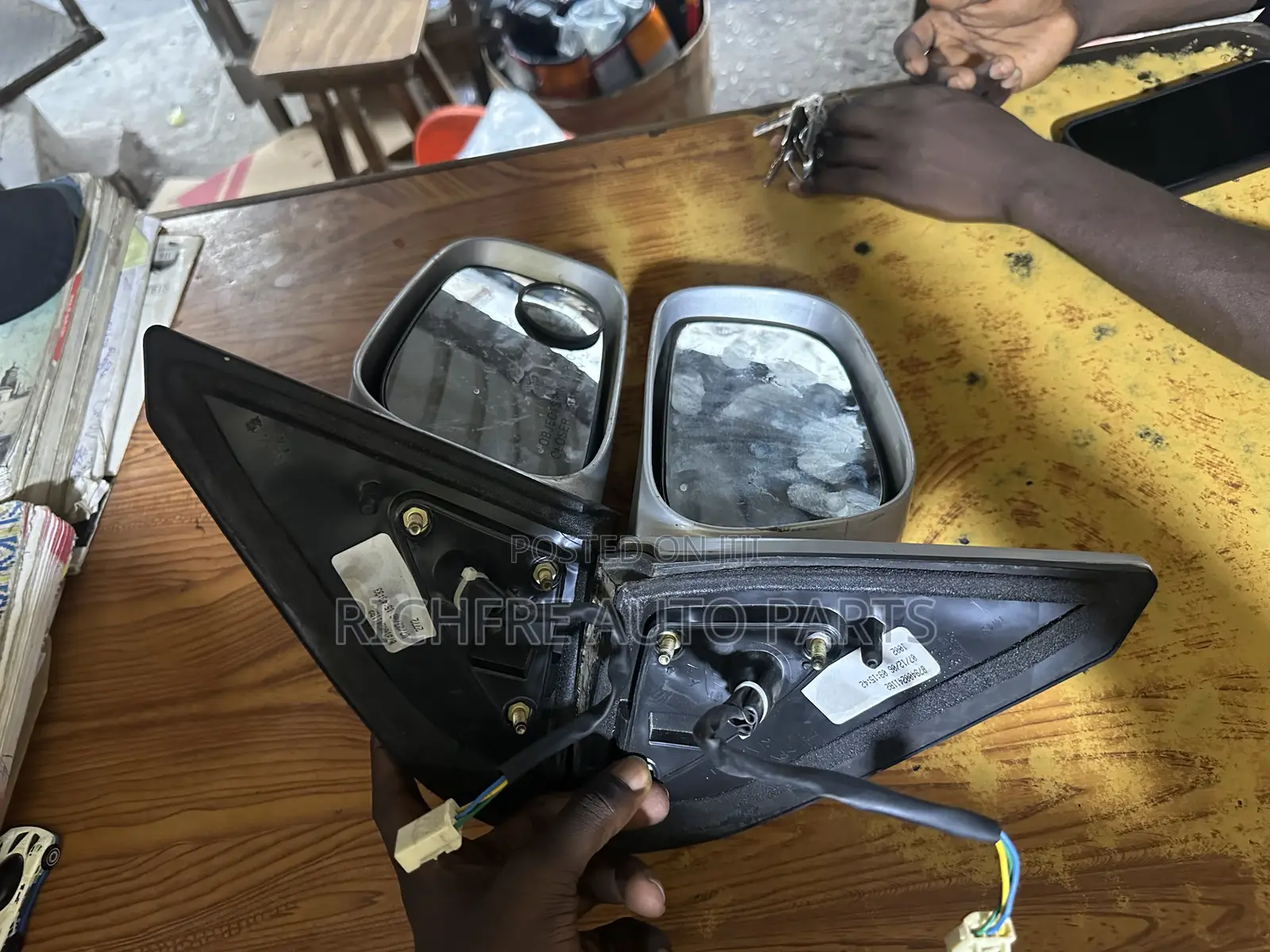 Pontiac Vibe Side Mirror