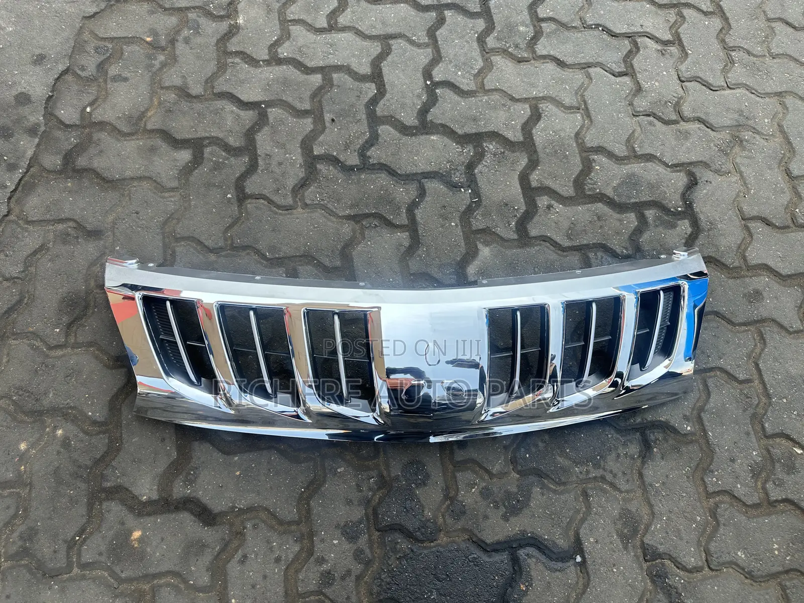 L200 2016 Front Shells Grille