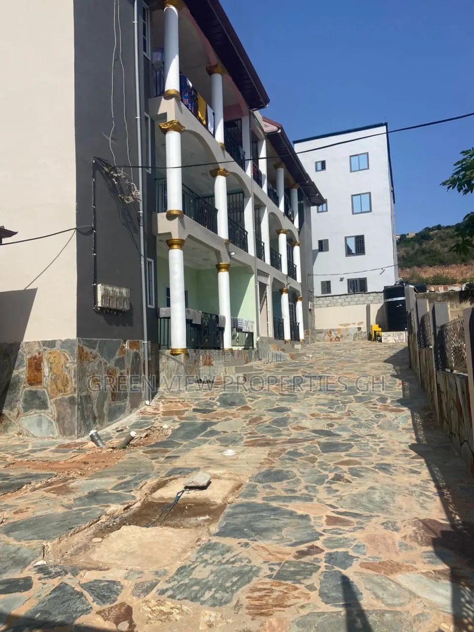 2bdrm Apartment in West Hills Mall Area for rent